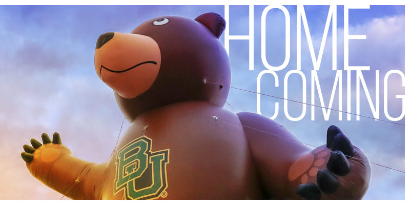 Parade with huge inflatable Baylor bear